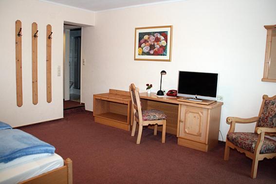 Hotel Bayerischer Hof Rehlings Weißensberg Δωμάτιο φωτογραφία